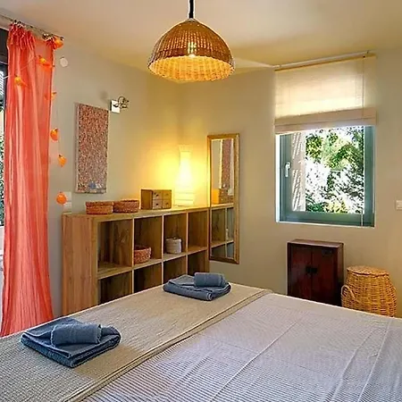 Sleeps 6 Pool Air Con Wifi فيلة *